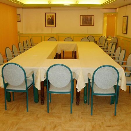 La Poste Hotell Vitry-le-François Exteriör bild