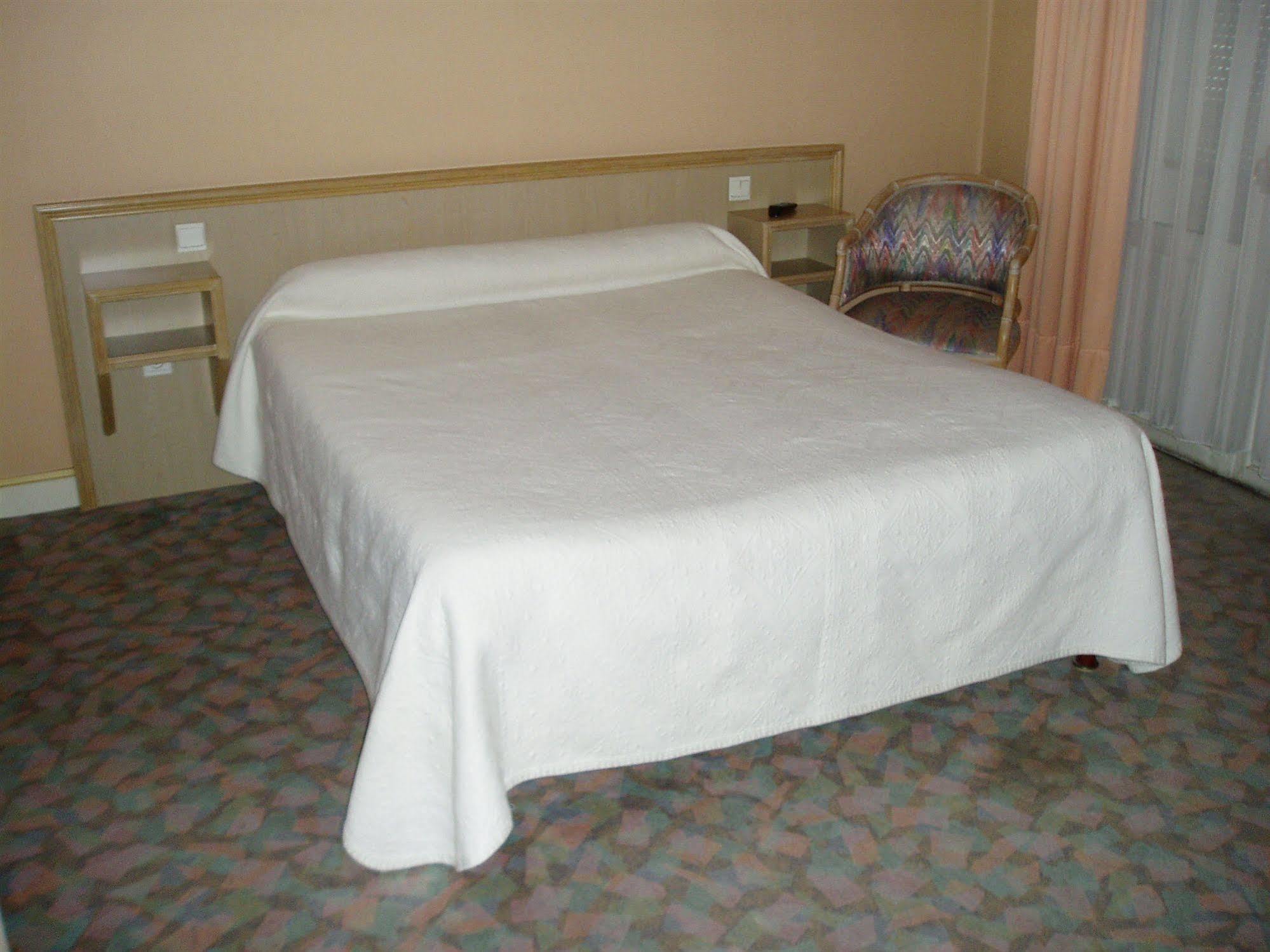 La Poste Hotell Vitry-le-François Exteriör bild