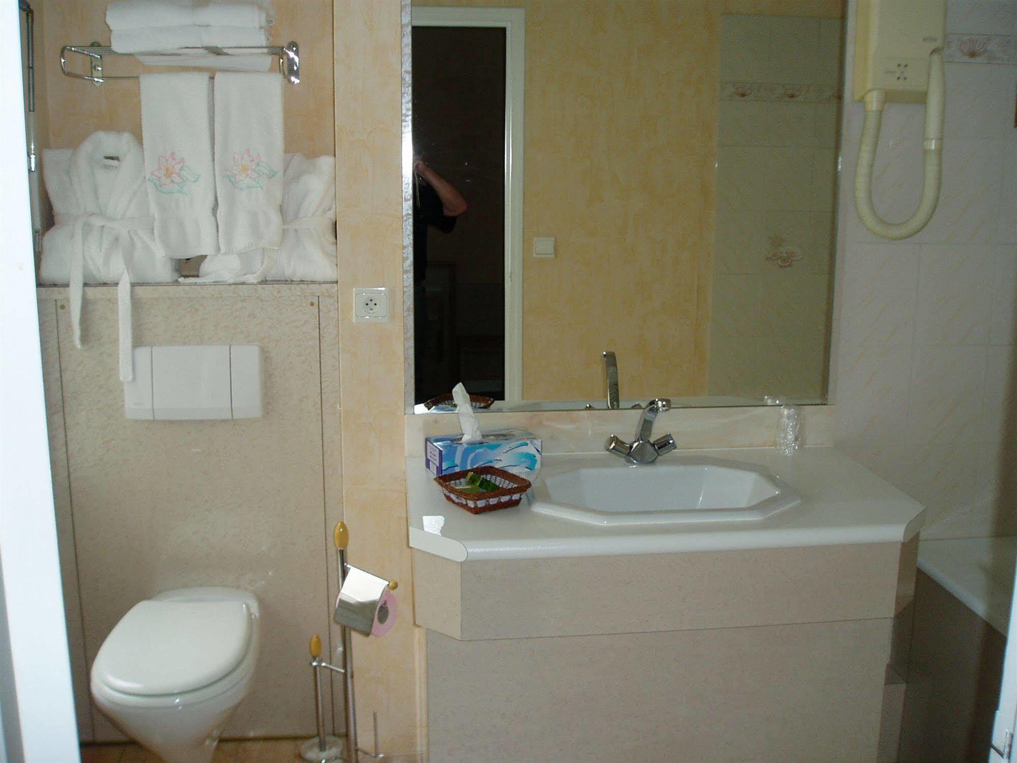 La Poste Hotell Vitry-le-François Exteriör bild