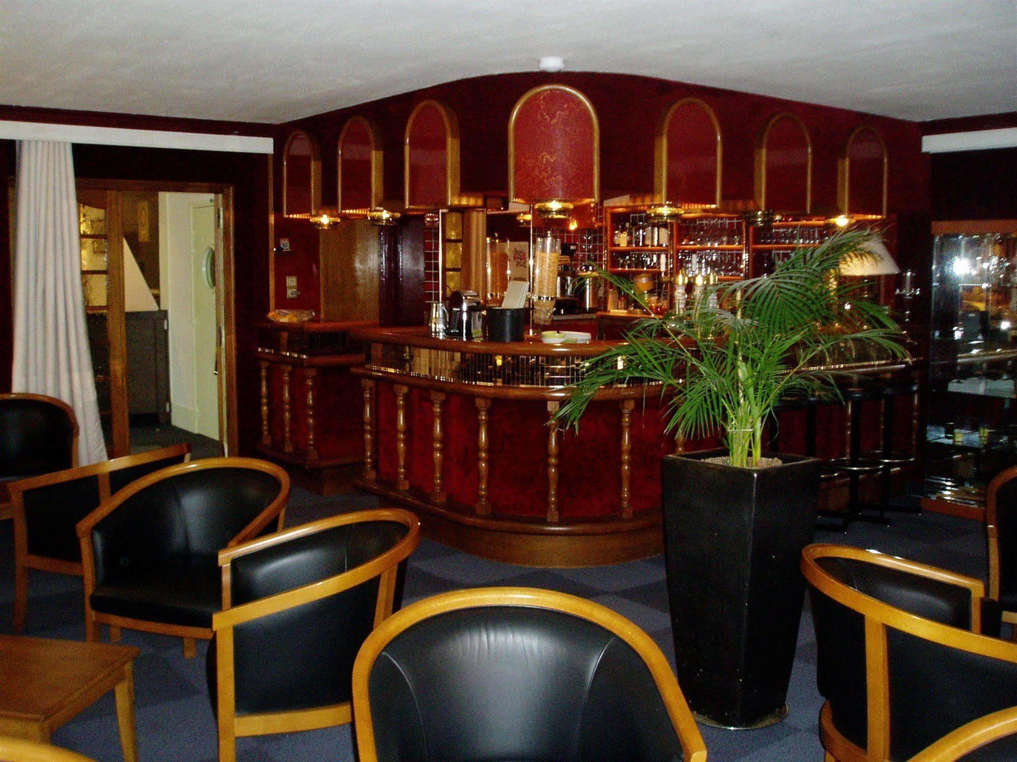 La Poste Hotell Vitry-le-François Exteriör bild